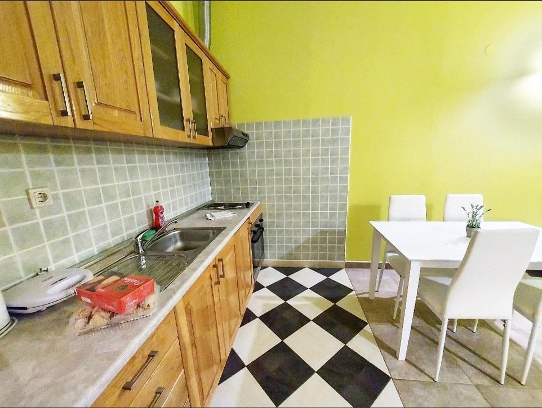Apartments Ivana Loviste Bagian luar foto