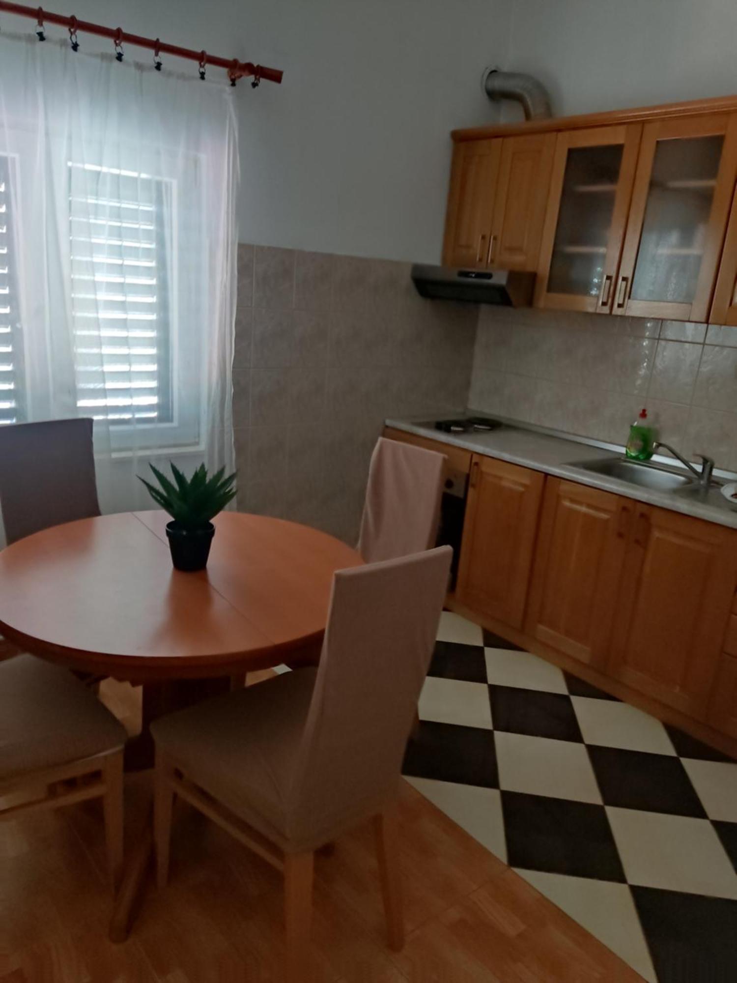 Apartments Ivana Loviste Bagian luar foto
